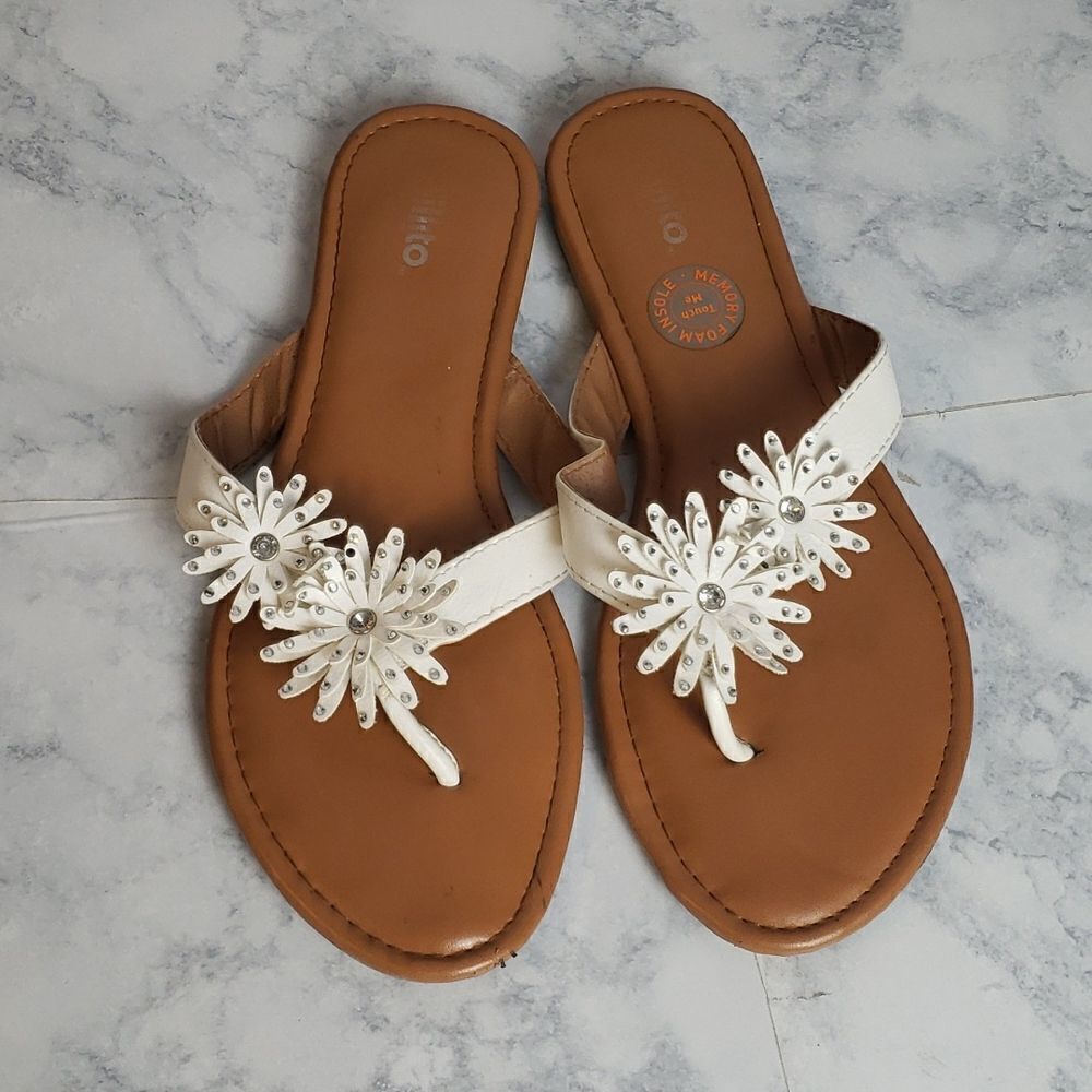 Billito Flower Sandals‎